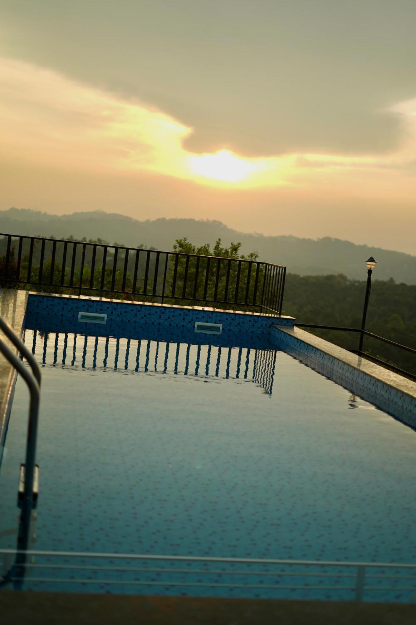 Paadi Holidays Ramakkalmedu Idukki Kültér fotó